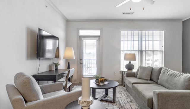 Modern Apartment in Prime Location (ID2723X66)