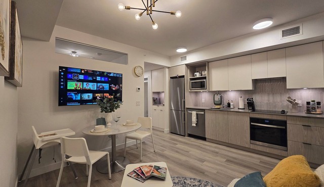Modern DT Oasis | Cozy Retreat