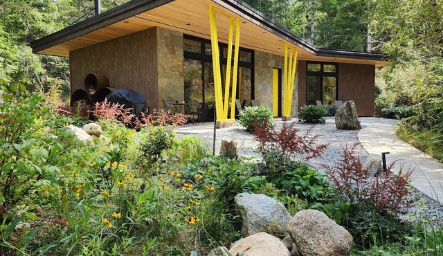 Modern Forest Guest Suite - Accessible Seclusion!