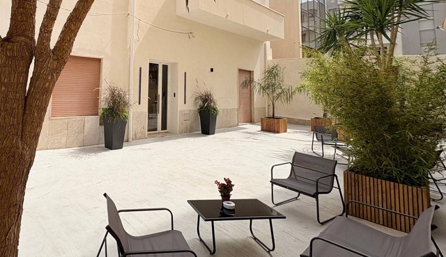 Modern guesthouse in Marsala, near historic center and port for the Egadi Islands.