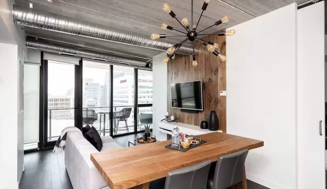 Modern High-Rise Condo | 2 Bed | 1 Bath |