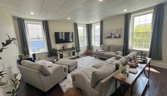 Modern Loft on Main! Downtown Newberry