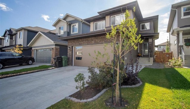 Modern Private 2BR Suite Near Edmonton Airport