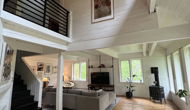 Modern Private Lodge Near the Beach
