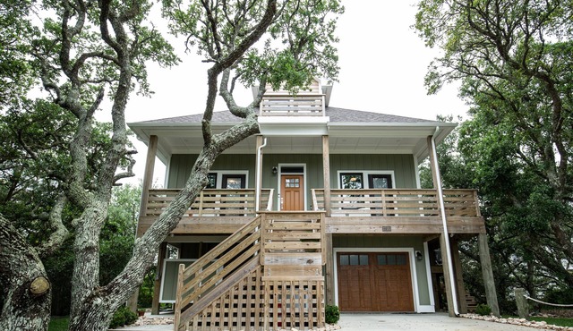 Modern Soundfront Studio, Pier access, Sunsets, Fishing, Watersports, Beach