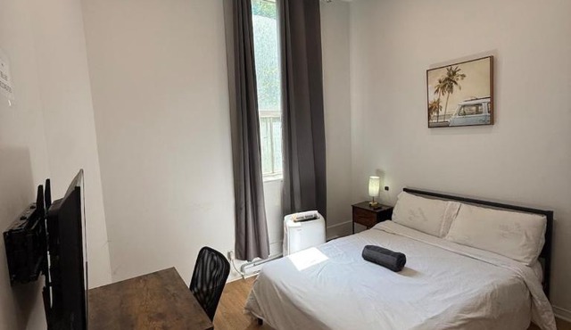 Modern Studio Downtown MTL for 2 with Free Parking