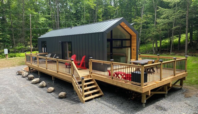 Modern tiny home in Muskoka - Mary Lake!