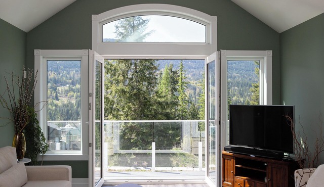 Mountain and sunset views with deck.