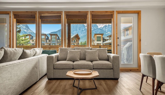 Mountain Views! Luxurious 3Brs/3.5Ba for max 12, Tamarack Lodge, Spring Creek