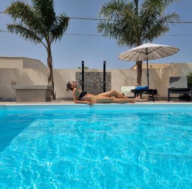 MrBrown - Cinzia Resort Beach