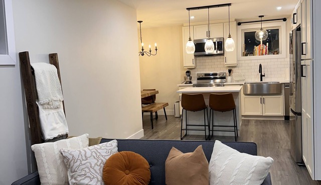 M’s Studio - Private Modern Luxury Apartment (close to Calypso Waterpark)