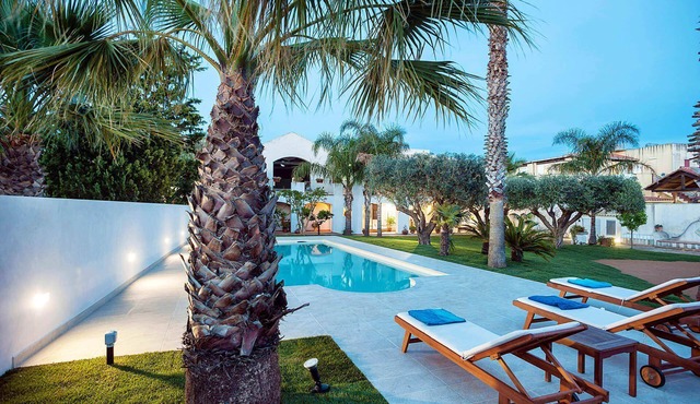 My Rental Homes - Casa Kita with shared pool, garden and ample private terraces
