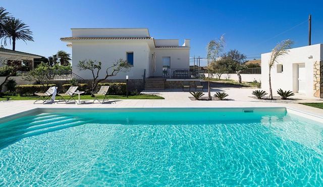 My Rental Homes - Villa Emma just a few steps from a large sandy beach and pool