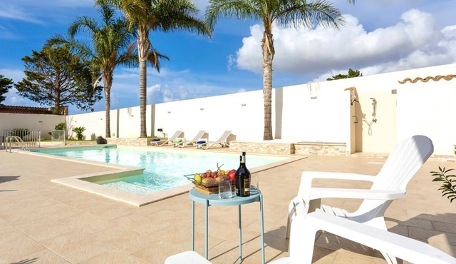 My Rental Homes - Villa Indaco with solarium area, private pool and barbecue
