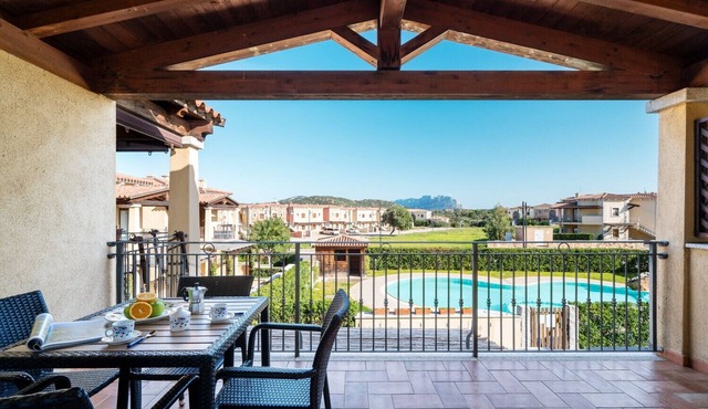 Myrsine 13 4 - home with shared pool and seaview