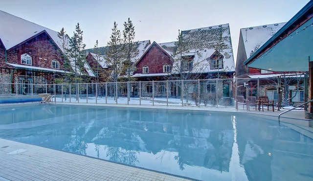 Mystic Springs Chalets - year round pool, hot tub, AC