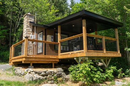 Nature Escape and Miller Zoo - Buddy Shack