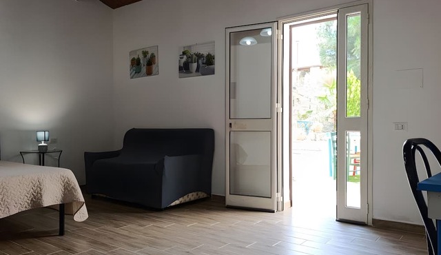 NEW LIFE Villalba Resort – Apartment '106' with Shared Terrace, Wi-Fi & Air Conditioning