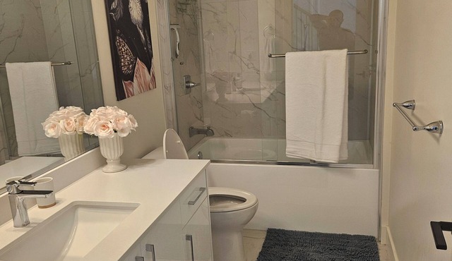 Newly built, walking distance to famous wineries and 10 mins drive to downtown