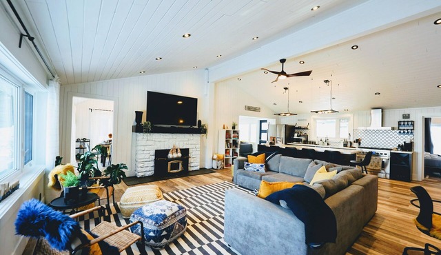 Newly Renovated Secluded Cottage