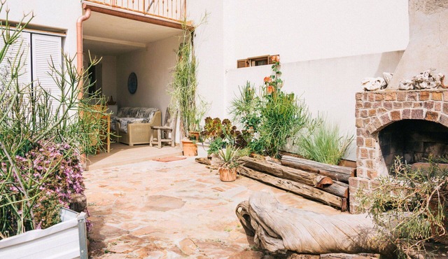 Nice apartment for 6 people with WIFI, A/C, TV, patio and pets allowed