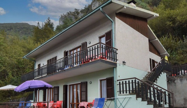 Nice apartment for 6 people with WIFI, TV, terrace and pets allowed