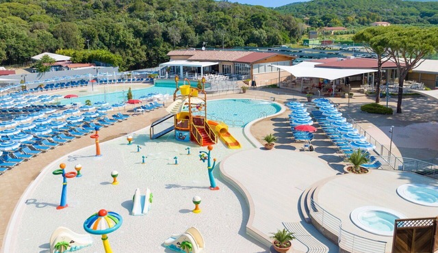 Nice apartment in villa for 5 people with A/C, WIFI, pool, TV and patio