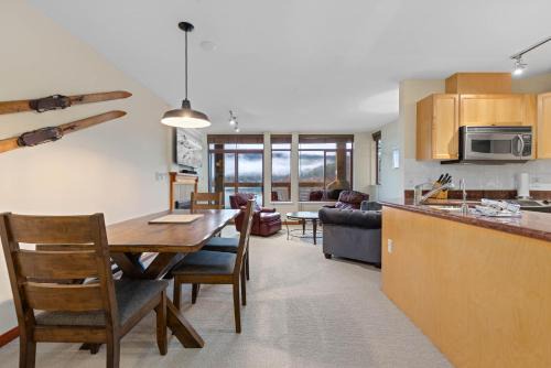 Nicklaus North - Clubhouse by Whistler Premier