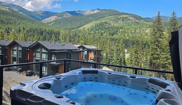 Nordix Townhouse | 3 BDRM | Pet friendly | Hot Tub