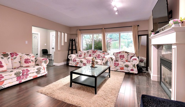 NORTH VANCOUVER⭐️ CAPILANO⭐️ FAMILY GATEWAY HOUSE