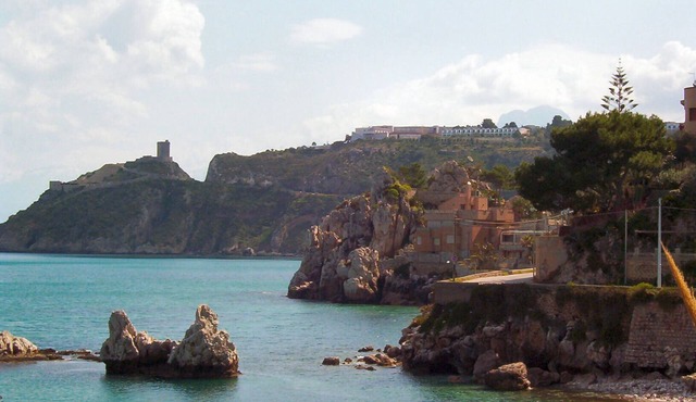 Oasis of relaxation in the heart of Altavilla Milicia, located between Palermo and Cefalù.