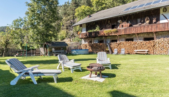 Oberwieserhof Apartment 3 in South Tyrol with Shared Garden and Wi-Fi