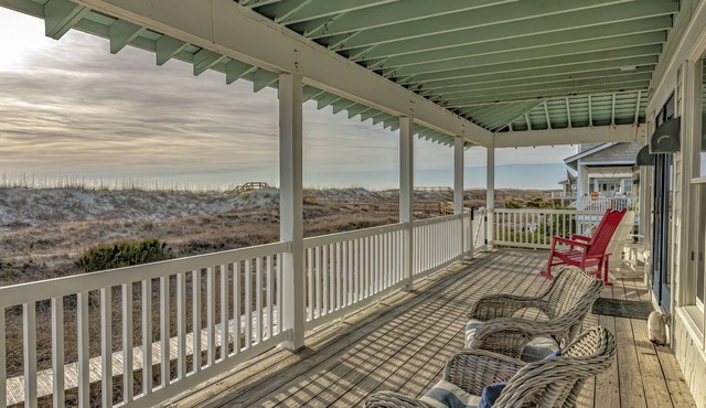 Ocean front home, access to both clubs and large porches! Breaking Point