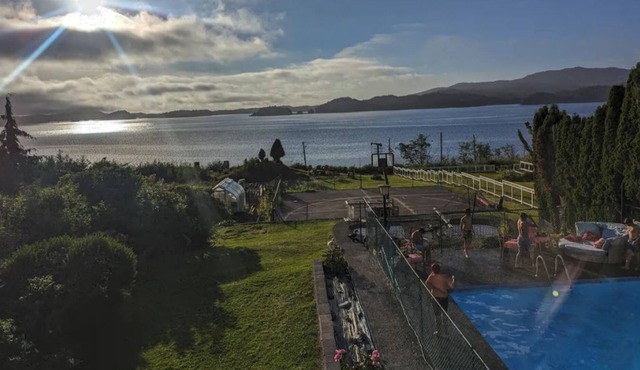 Ocean View, Pool, One Bedroom