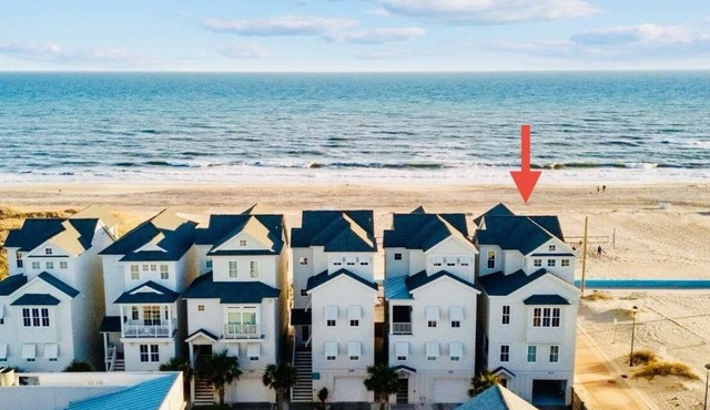 OCEANFRONT 5-BEDROOM 4.5 BATHROOM HOUSE WITH ELEVATOR AND SALT WATER POOL.