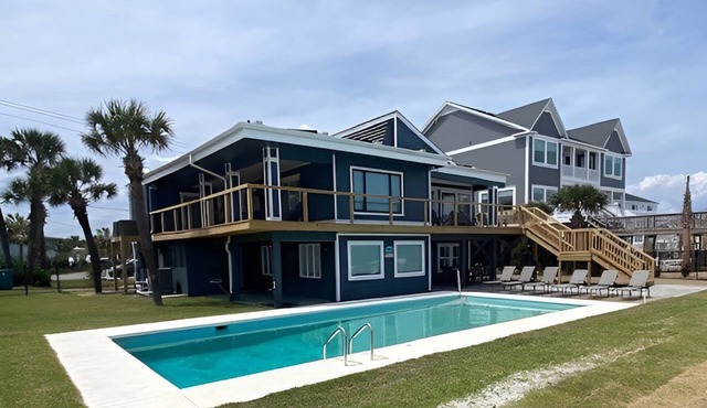 Oceanfront 6 bedroom dog friendly heated pool