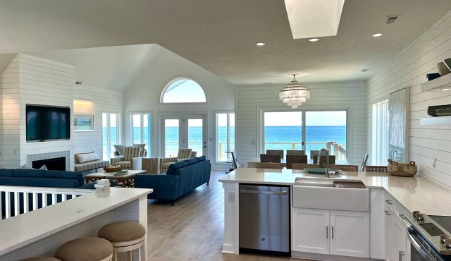 Oceanfront 8 bedroom/sleeps 20 with large gathering and outdoor areas