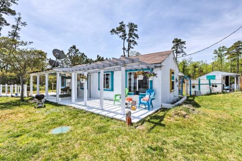 Oceanfront White Stone Cottage w/Private Beach!