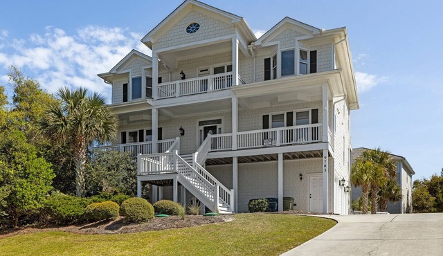 Oceanview with elevator, private pool, golf cart, in Dolphin Ridge community