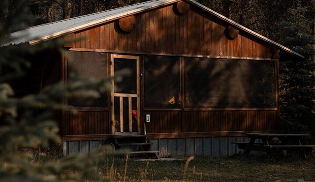 Off-Grid Wilderness Cabin with Mountain Views, Hot Tub, Sauna & Canoes