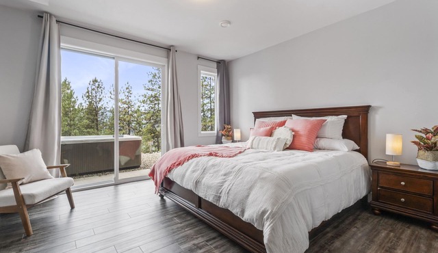 Okanagan Lakeview Oasis, 2 Bed, 2 Bath, Sleeps 6