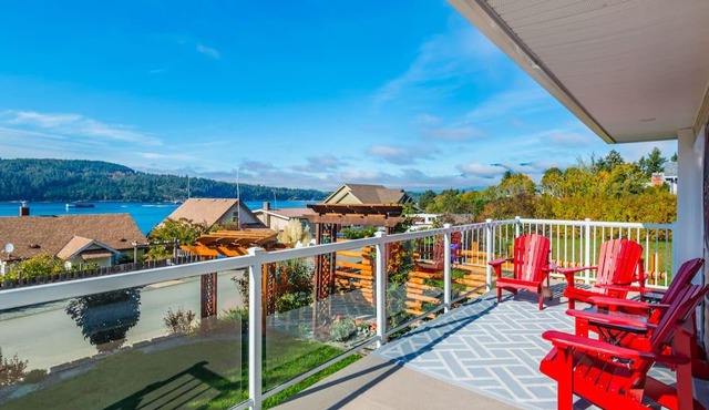 Outdoor Lovers Aerie- Superb view of Alberni Inlet & Harbour.