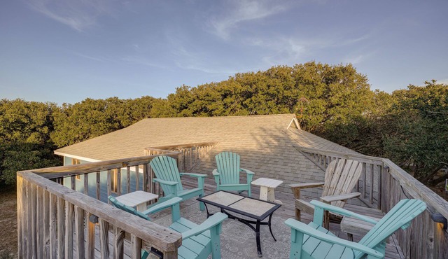 Outer Banks Retreat - Walk to Beach!