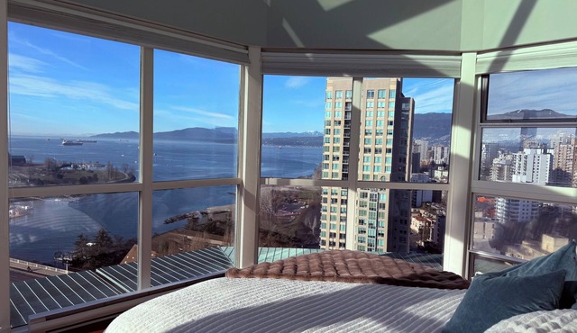 Pacific SkyHouse: 3BR Views