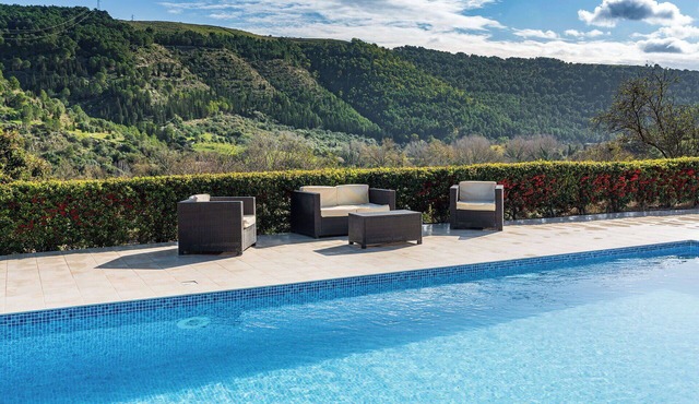 Panoramic Villa with PRIVATE POOL and Modern Comforts in Ragusa Ibla