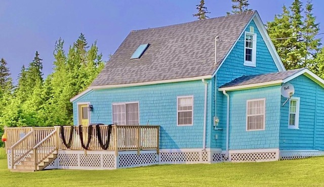 Peaceful, historical cottage with gorgeous views near Cavendish