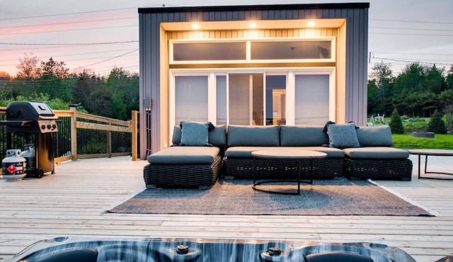 Peaceful Oceanfront Cabine Hot Tub, Sauna-All Weather Domes-Private