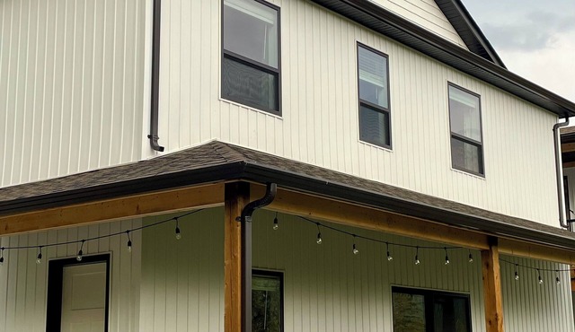 Peaceful woodland retreat.Small house sleeps 5-6
