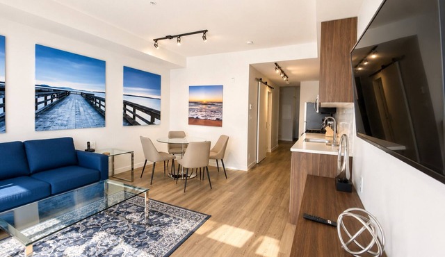 Perfect Brand New Suite Downtown Sidney