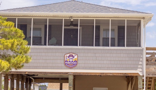 Pet friendly beach house w/Hot Tub - Short 0.4 mile walk to beach!